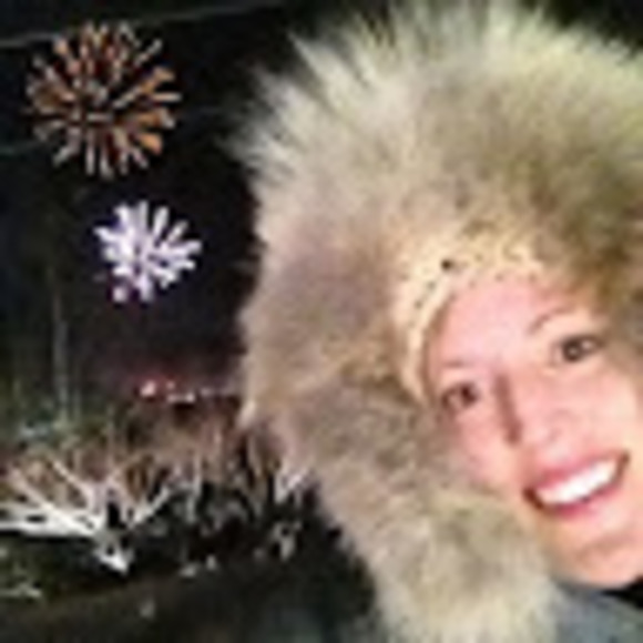 Meet your Posher, Julie - Picture 1 of 1